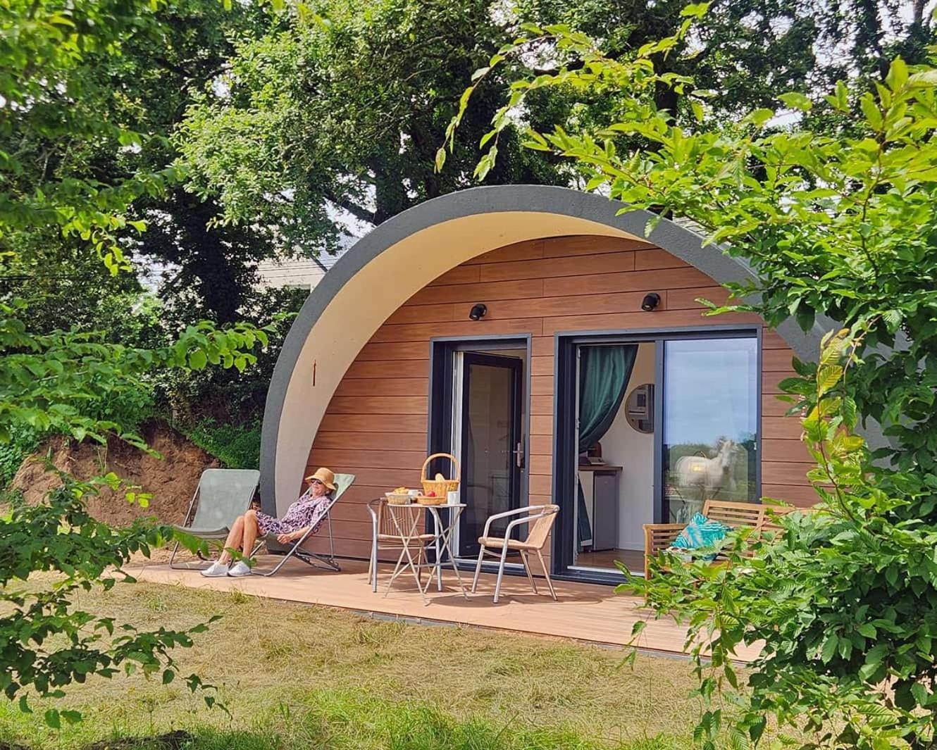 Gites & Tiny Houses Les Hauts De Toulvern Baden Quarto foto